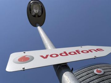 Vodafone anuncia a los sindicatos el cierre de sus 34 tiendas propias en España y propone el despido de 509 personas 