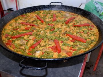 Esta es la proporción de agua y arroz para preparar la paella perfecta