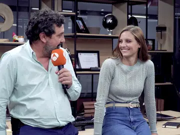 Paco Tous y Michelle Jenner: "Nos miramos a los ojos y es papá Paco y la niña Sara" Paco Tous y Michelle Jenner: "Nos miramos a los ojos y es papá Paco y la niña Sara"