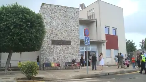 Prohíben a dos alumnos entrar al colegio sin mascarilla en Mallorca Prohíben a dos alumnos entrar al colegio sin mascarilla en Mallorca