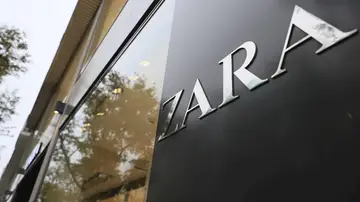 Vista de una tienda de Zara, que pertenece al grupo Inditex en una imagen de archivo Vista de una tienda de Zara, que pertenece al grupo Inditex en una imagen de archivo