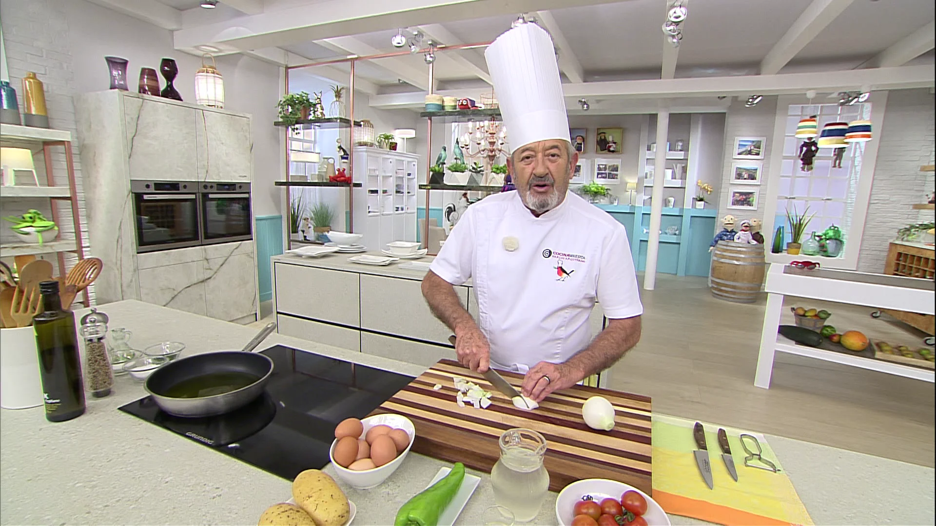 &iquest;Qu&eacute; hacer con la tortilla que sobra? Karlos Argui&ntilde;ano tiene la clave