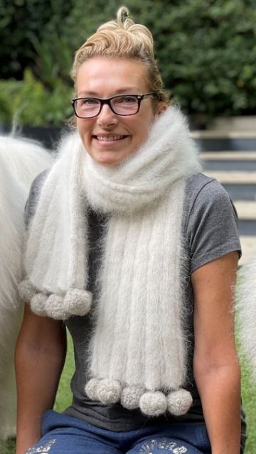 Michelle junto a sus dos perros