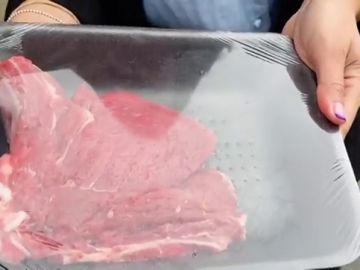 Ganaderos gallegos regalan más de 1.000 kilos de carne a la ciudadanía