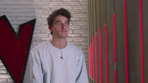 Carlos Galí: “Mi padre me regaló una guitarra y empecé a investigar en YouTube” Carlos Galí: “Mi padre me regaló una guitarra y empecé a investigar en YouTube”