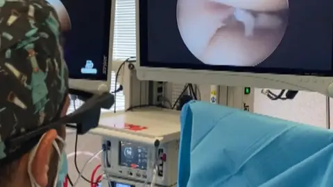 El avance de las gafas para retransmitir operaciones quirúrgicas en directo El avance de las gafas para retransmitir operaciones quirúrgicas en directo