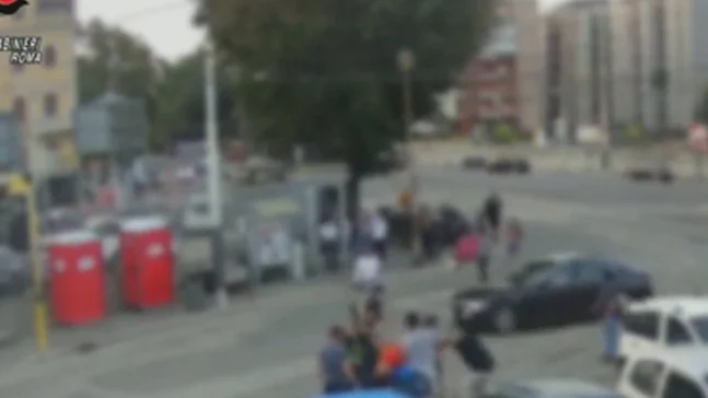 Brutal paliza en Italia a un vendedor Brutal paliza en Italia a un vendedor
