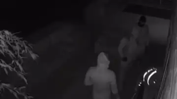 Reece James publica un vídeo en el que cinco ladrones roban en su casa mientras jugaba un partido Reece James publica un vídeo en el que cinco ladrones roban en su casa mientras jugaba un partido