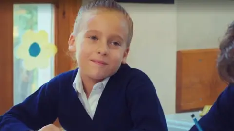 Eliz Neșe Çağın es İlayda en 'Mi hija' 'Mi hija'