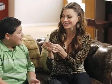 Sofía Vergara y Rico Rodríguez en 'Modern Family' Sofía Vergara y Rico Rodríguez en 'Modern Family'