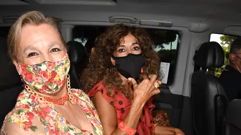 Rosario Flores en la boda de Elena Furiase Rosario Flores en la boda de Elena Furiase