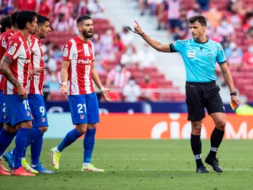 El director deportivo del Atlético, sobre Gil Manzano: "Este árbitro es muy malo, no va a volver a venir aquí" El director deportivo del Atlético, sobre Gil Manzano: "Este árbitro es muy malo, no va a volver a venir aquí"