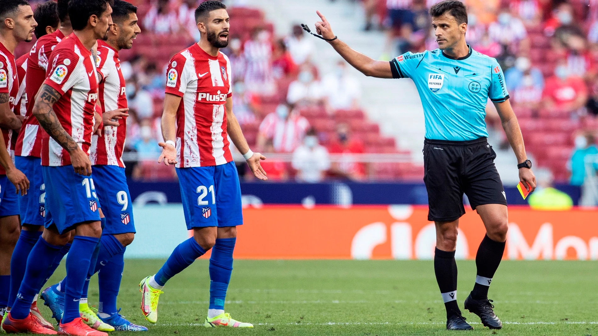 El director deportivo del Atlético, sobre Gil Manzano: &quot;Este árbitro es muy malo, no va a volver a venir aquí&quot;