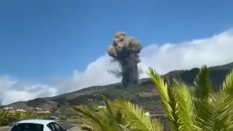 Comienza la erupción del volcán en la Cumbre Vieja de La Palma Comienza la erupción del volcán en la Cumbre Vieja de La Palma