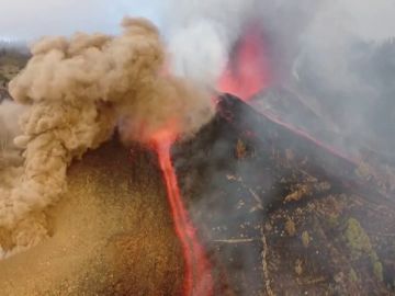 Las espectaculares imágenes del volcán de La Palma en erupción, a vista de dron Las espectaculares imágenes del volcán de La Palma en erupción, a vista de dron