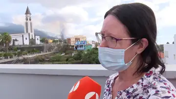 Mujer evacuada tras la erupción del volcán en La Palma Mujer evacuada tras la erupción del volcán en La Palma