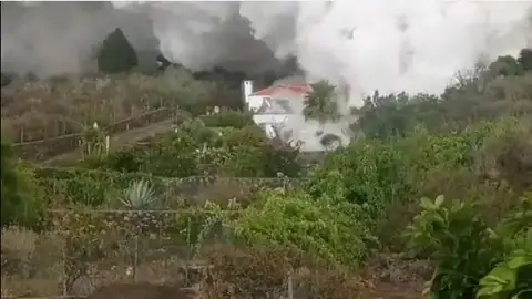 Hasta 10.000 personas serán evacuadas en La Palma por el volcán: “Toda la vida trabajando para esto” Hasta 10.000 personas serán evacuadas en La Palma por el volcán: “Toda la vida trabajando para esto”