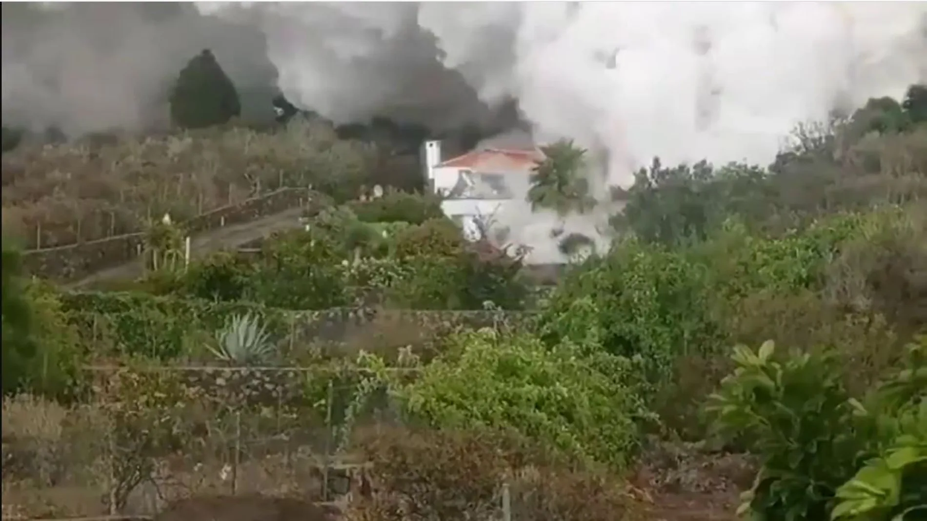 Hasta 10.000 personas serán evacuadas en La Palma por el volcán: “Toda la vida trabajando para esto”