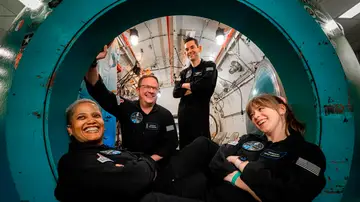 Vuelven a la Tierra los cuatro tripulantes del primer vuelo espacial de astronautas aficionados Vuelven a la Tierra los cuatro tripulantes del primer vuelo espacial de astronautas aficionados