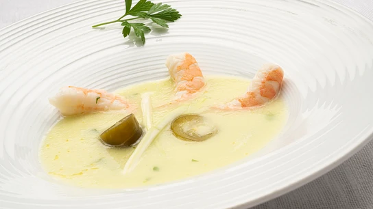 Sopa fría de melón con langostinos, de Karlos Arguiñano: "Para el último lunes de verano" Sopa fría de melón con langostinos, de Karlos Arguiñano: "Para el último lunes de verano"