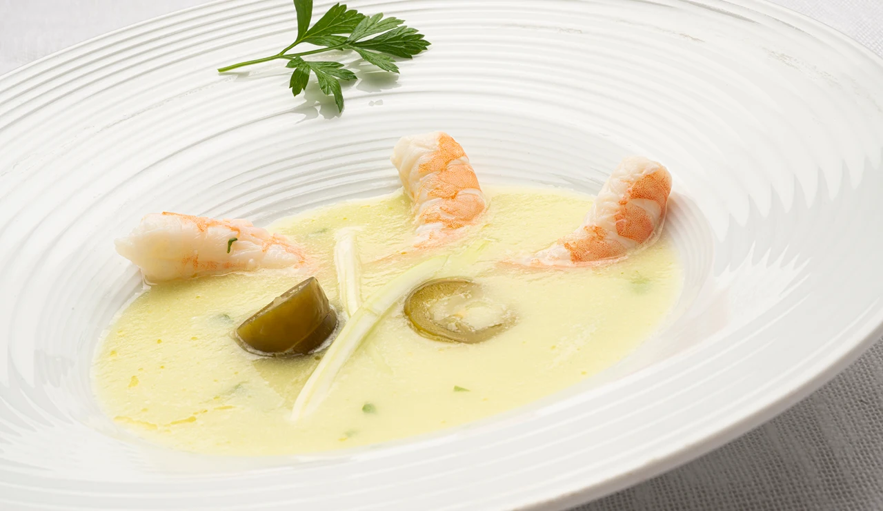 Sopa fría de melón con langostinos, de Karlos Arguiñano: "Para el último lunes de verano"