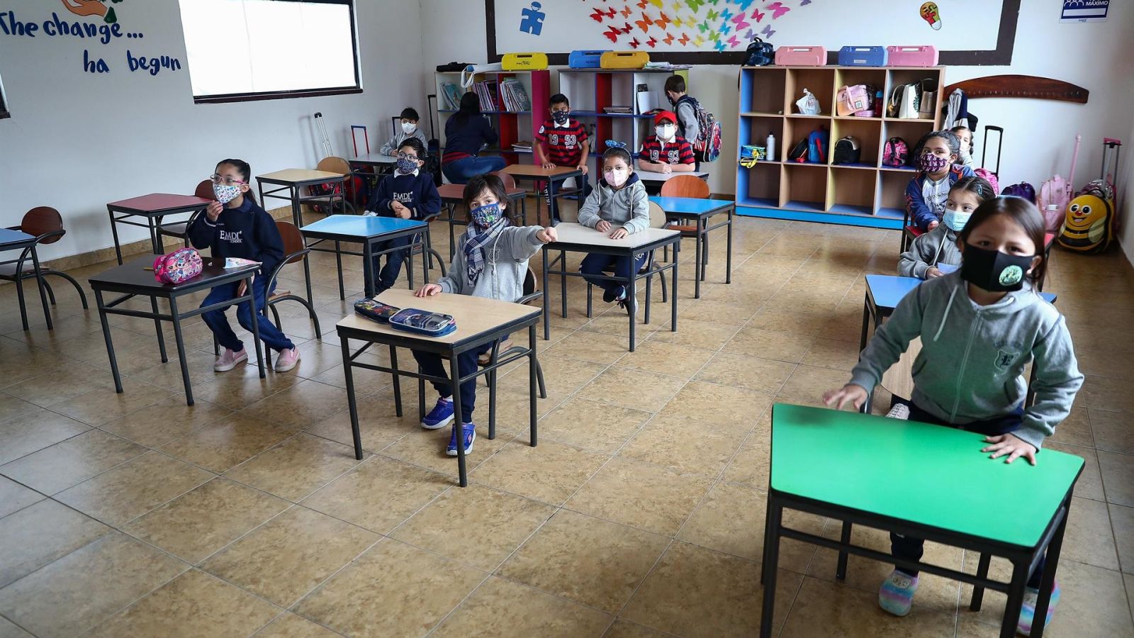 Francia permite que los alumnos no lleven mascarilla en las zonas con menos incidencia de coronavirus