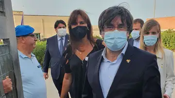 Carles Puigdemont al salir de la cárcel: "España nunca pierde la oportunidad de hacer el ridículo" Carles Puigdemont al salir de la cárcel: "España nunca pierde la oportunidad de hacer el ridículo"