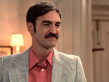 Empieza la batalla en Garlo: Raúl tendrá que dirigir la empresa con Fran, su primo y gran rival Empieza la batalla en Garlo: Raúl tendrá que dirigir la empresa con Fran, su primo y gran rival