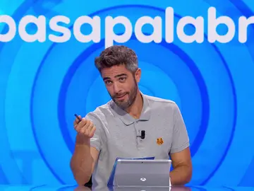 Roberto Leal aclara por qué no da por buena una respuesta de Agustín Jiménez en la ‘Sopa de letras’ Roberto Leal aclara por qué no da por buena una respuesta de Agustín Jiménez en la ‘Sopa de letras’