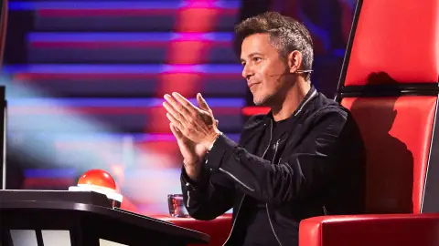 Alejandro Sanz anima a Christian Ruiz a cantar una de sus canciones tras ser eliminado en ‘La Voz’ Alejandro Sanz anima a Christian Ruiz a cantar una de sus canciones tras ser eliminado en ‘La Voz’