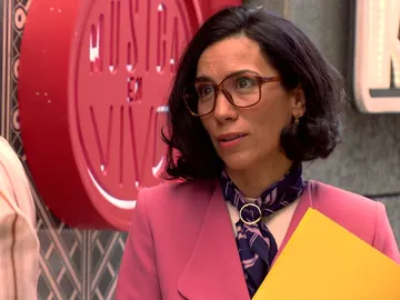 Guillermo inicia una conversación con Manolita que le cambiará la vida Guillermo inicia una conversación con Manolita que le cambiará la vida