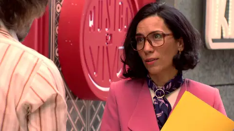 Guillermo inicia una conversación con Manolita que le cambiará la vida Guillermo inicia una conversación con Manolita que le cambiará la vida