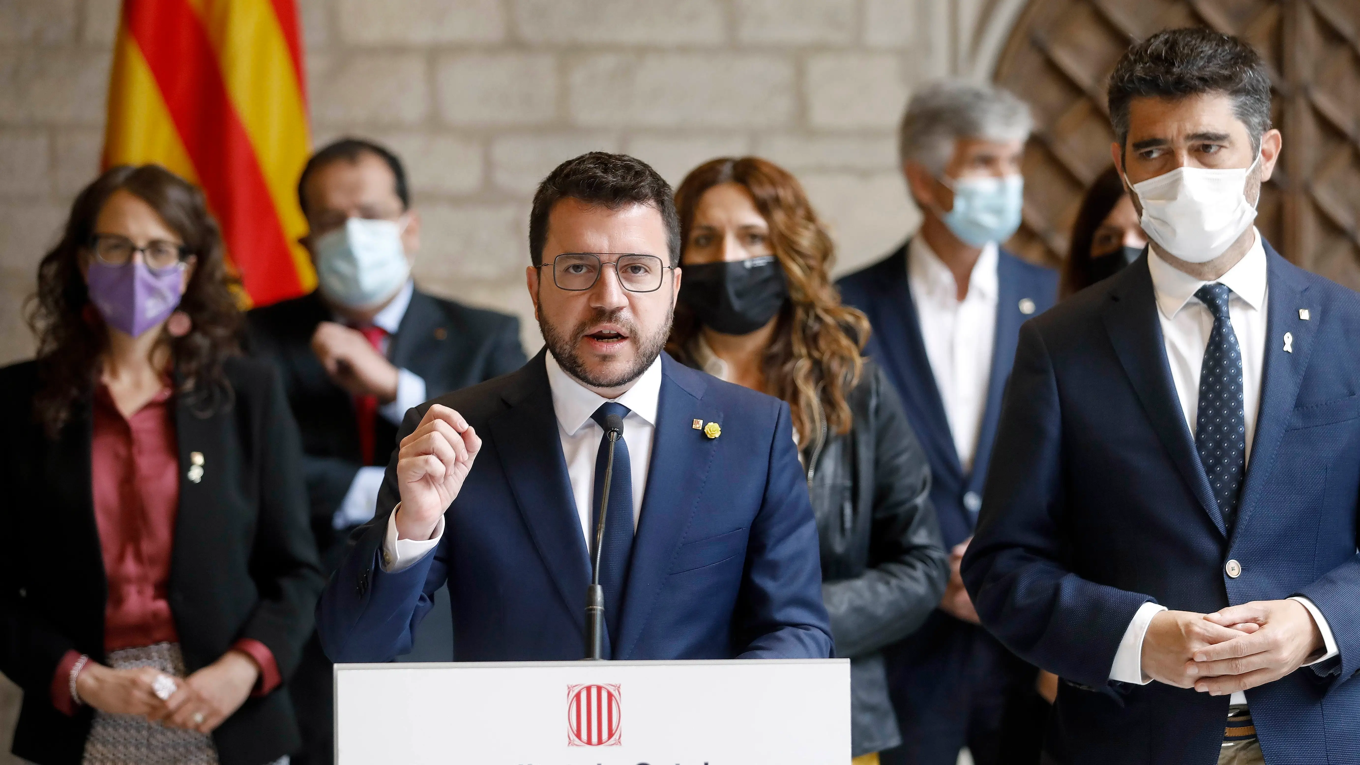 Pere Aragonés acompañado por todos los miembros de su gobierno Pere Aragonés acompañado por todos los miembros de su gobierno
