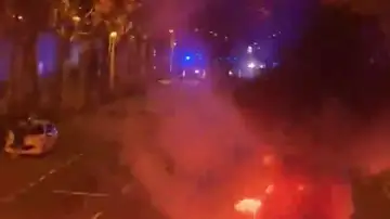 Un macrobotellón en Barcelona acaba con actos vandálicos y dos apuñalados Un macrobotellón en Barcelona acaba con actos vandálicos y dos apuñalados