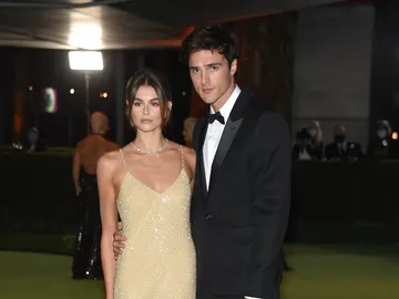 Kaia Gerber y Jacob Elordi debutan en la alfombra roja Kaia Gerber y Jacob Elordi debutan en la alfombra roja