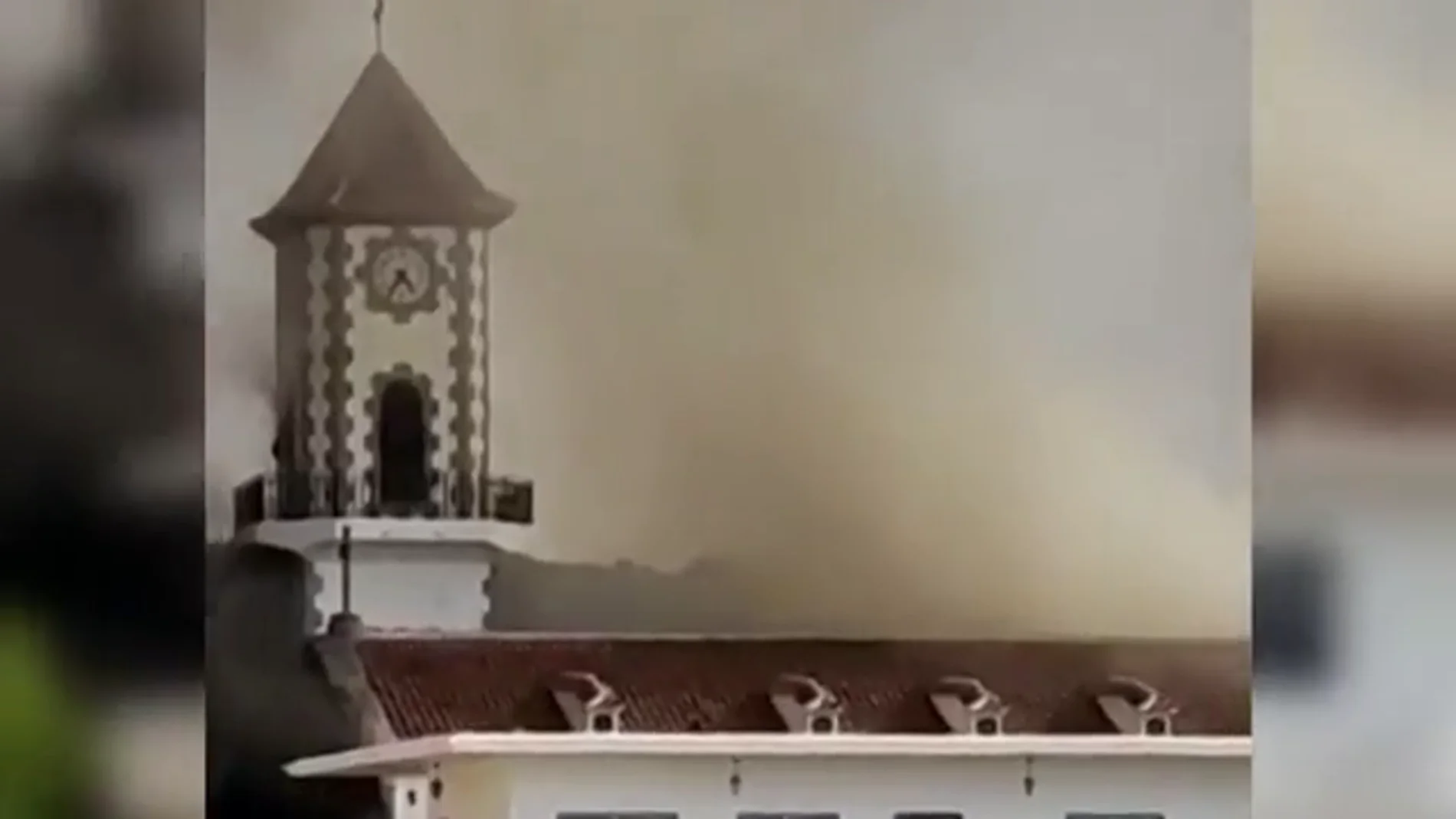 La lava del volcán de La Palma destruye la iglesia de Todoque
