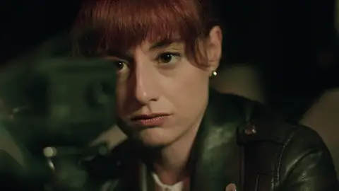 Nil sigue a Volkan hasta el apartamento que comparte con Derin 'Infiel'