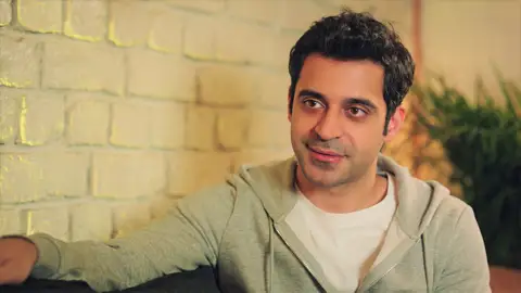 Esra despeja las dudas que desconciertan a Esat: “¿Hay alguien en tu vida?” Mejores momentos | Capítulo 21