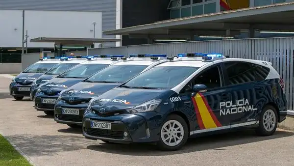 Detienen a 4 hombres por una presunta agresión xenófoba a tres jóvenes Detienen a 4 hombres por una presunta agresión xenófoba a tres jóvenes