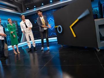 Marron impacta con el descubrimiento del hipnótico movimiento de los péndulos Marron impacta con el descubrimiento del hipnótico movimiento de los péndulos