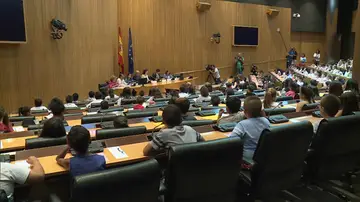 El Gobierno crea el Consejo Estatal de Participación de la Infancia, formado por 34 menores de 8 a 17 años El Gobierno crea el Consejo Estatal de Participación de la Infancia, formado por 34 menores de 8 a 17 años