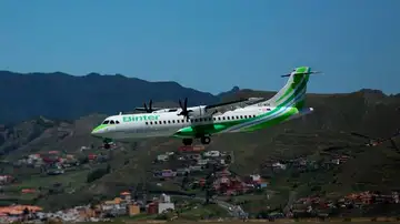 El aeropuerto de La Palma retoma su actividad y Binter anuncia que recupera todos sus vuelos con la isla El aeropuerto de La Palma retoma su actividad y Binter anuncia que recupera todos sus vuelos con la isla