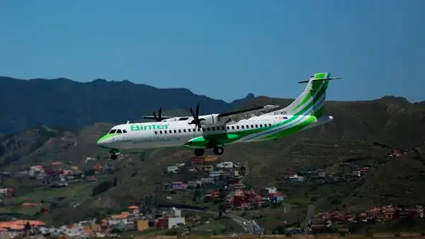 El aeropuerto de La Palma retoma su actividad y Binter anuncia que recupera todos sus vuelos con la isla