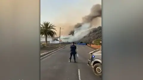 Vecinos confinados en La Palma Vecinos confinados en La Palma