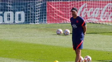 Simeone, en un entrenamiento del Atlético de Madrid Simeone, en un entrenamiento del Atlético de Madrid