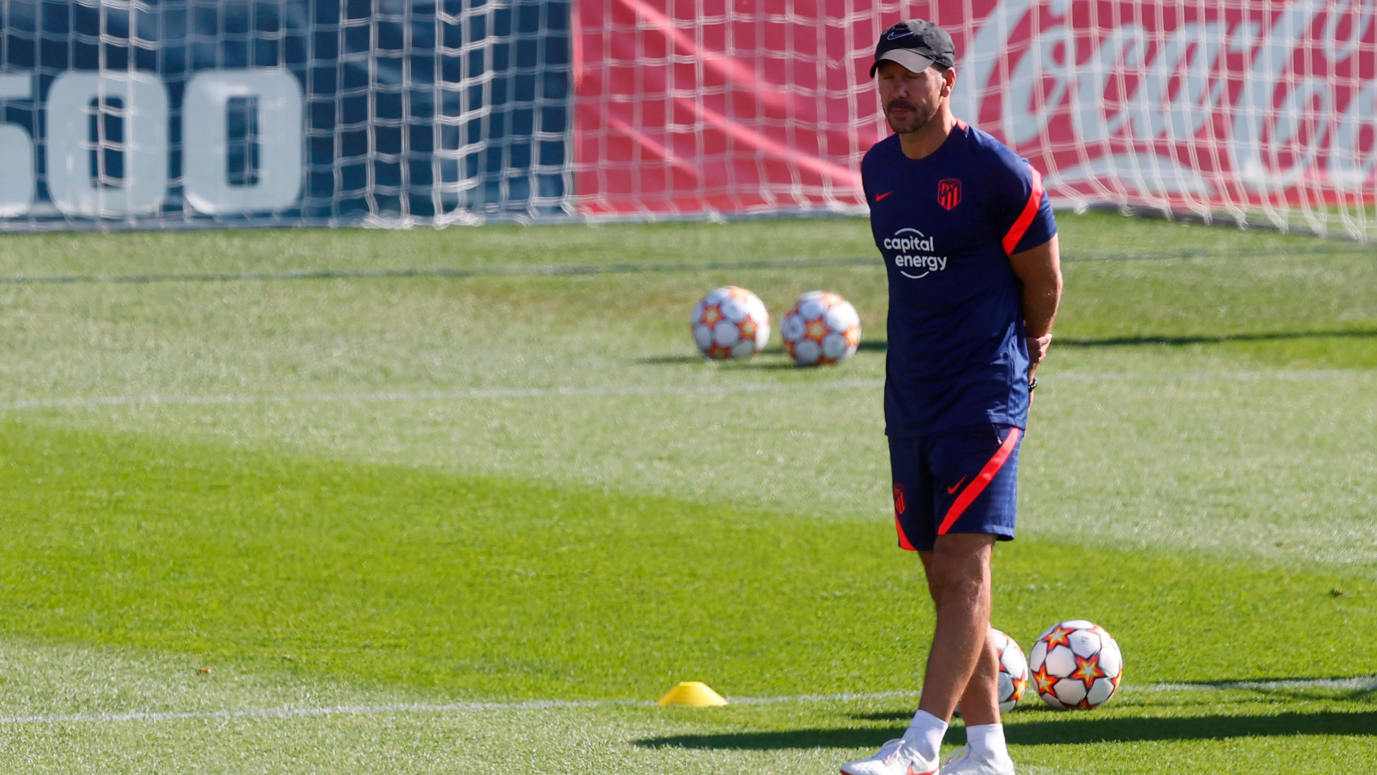 Simeone, en un entrenamiento del Atlético de Madrid Simeone, en un entrenamiento del Atlético de Madrid