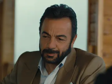 Fekeli reconoce que su amor por Hünkar nunca murió Fekeli reconoce que su amor por Hünkar nunca murió
