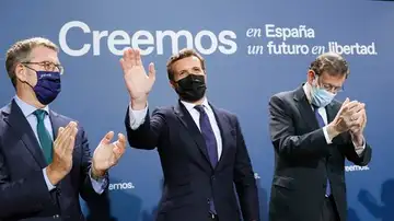 Pablo Casado y Mariano Rajoy reivindican al PP como la salvación de España ante las crisis que deja el PSOE Pablo Casado y Mariano Rajoy reivindican al PP como la salvación de España ante las crisis que deja el PSOE