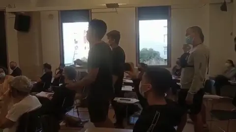 Varias personas interrumpen a Ada Colau en un acto sobre la vivienda: "¿Dónde está el Ayuntamiento del cambio?" Varias personas interrumpen a Ada Colau en un acto sobre la vivienda: "¿Dónde está el Ayuntamiento del cambio?"