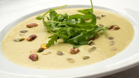 Receta de crema de judías verdes con pipas y pistachos, de Karlos Arguiñano Receta de crema de judías verdes con pipas y pistachos, de Karlos Arguiñano